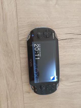 PS Vita + 5 Juegos + Funda + Cable ALGO NEGOCIABLE