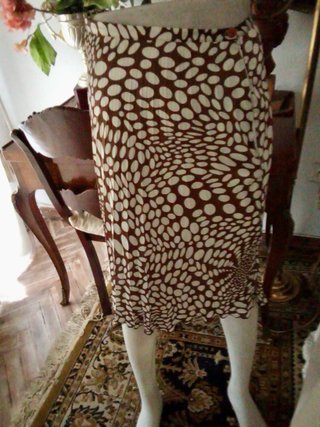 Falda hecha en españa estampada marron y blanco