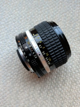 Objetivo Nikkor 28mm 1:2.8 AI-S