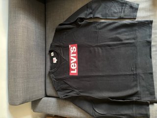 Sudadera Levi's Negra Logo Rojo