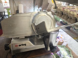 Cortafiambres marca Ortega
