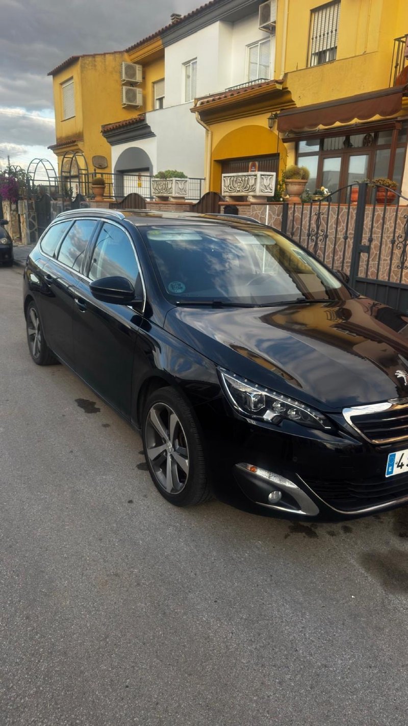 Peugeot 308 2015 - foto 1