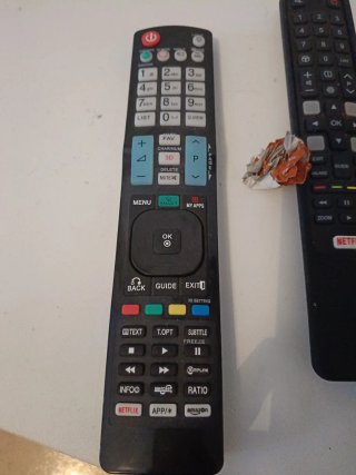 TV LG Negra + Fire TV de regalo ideal habitación.