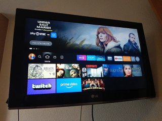 TV LG Negra + Fire TV de regalo ideal habitación.