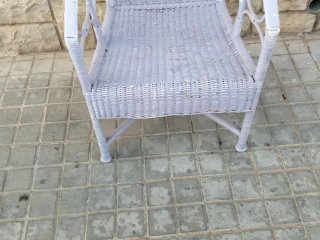 Sillón antiguo de mimbre
