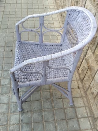 Sillón antiguo de mimbre