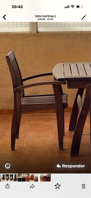 Mesa extensible + 4 sillas y 2 sillones