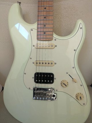 Guitarra Eléctrica Jet guitars JS400-OW-HSS