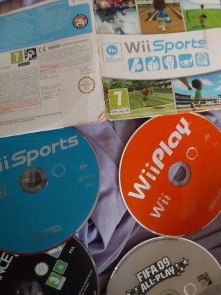 Lote 4 Juegos Wii: Sports, Play, Just Dance 2, FIF