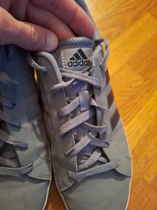 Zapatillas Adidas Grises y Negras