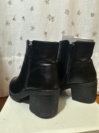 Botines negros MaryPaz con cremallera (T. 35-36)