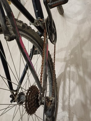 Bicicleta Montaña Negra y Rosa