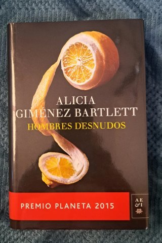 Hombres desnudos