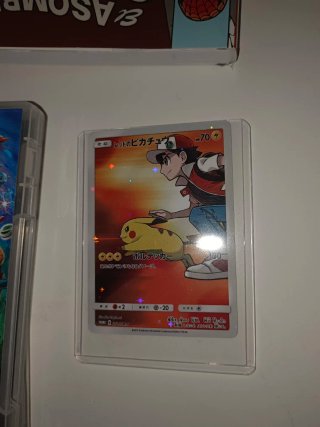 Carta Pokémon Pikachu & Red Promo B 270/SM-P