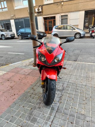 Honda CBR600F Sport Roja y Negra año 2002