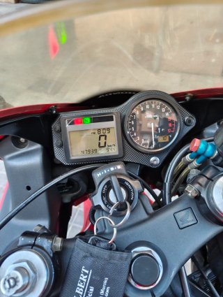 Honda CBR600F Sport Roja y Negra año 2002