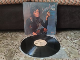 Shirley Bassey - And I Love You So Vinilo