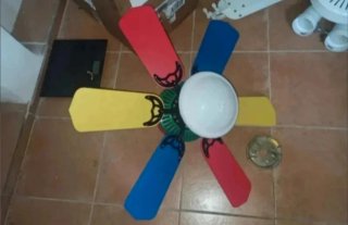 Ventilador de techo multicolor