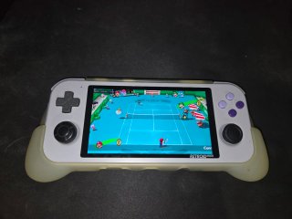 Retroid Pocket 3+ con funda ergonomica y sticks