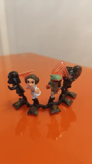 Figuras Star Wars Kinder: Leia y Boba Fett