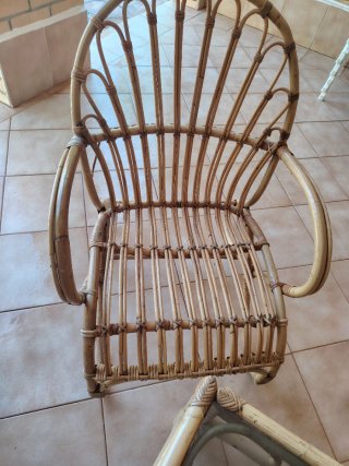 Conjunto 4 sillas y mesa mimbre