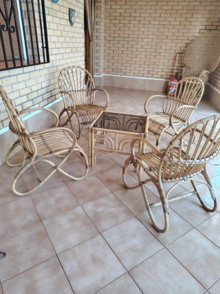 Conjunto 4 sillas y mesa mimbre