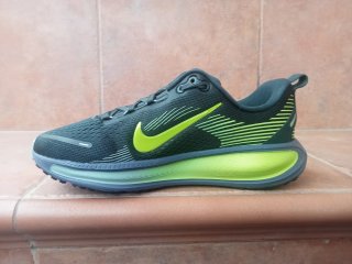 Nike Vomero 18