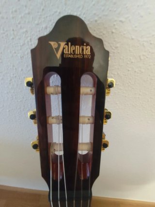 Guitarra Clásica  marca Valencia