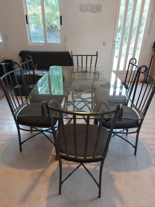 Mesa comedor cristal + 6 sillas. Como nueva.