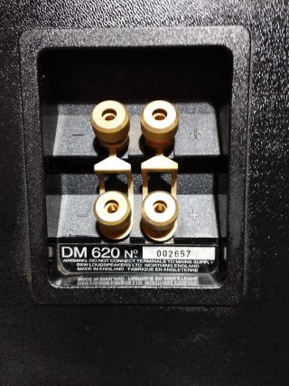 Altavoces Bowers & Wilkins DM620 Negros