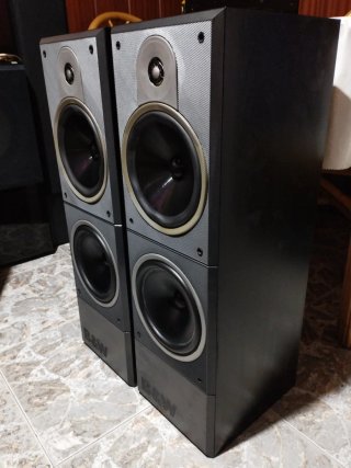 Altavoces Bowers & Wilkins DM620 Negros