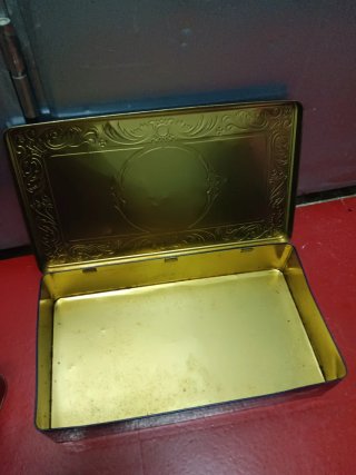 Caja de hojalata vintage