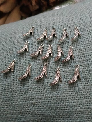 Colgantes zapatos tacón plata