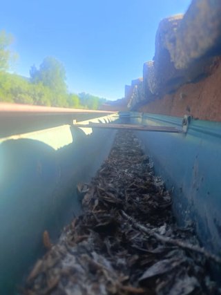 Limpieza y mantenimiento de canalones.