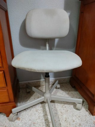 Silla de escritorio beige/blanca