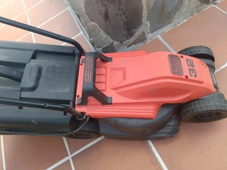 Cortacésped Eléctrico Black+Decker 32cm
