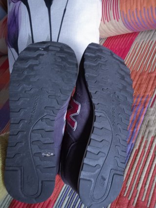 Zapatillas New Balance morada y ros