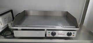 Plancha Eléctrica Cromo Duro Beckers