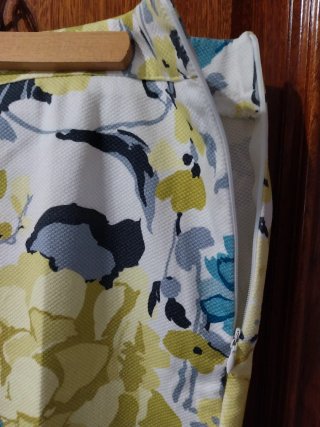 Pantalón T. 40 Estampado Floral Nuevo , impecable