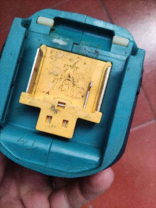 Avvitatore a impulsi Makita