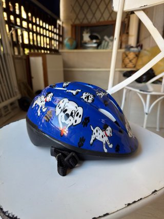Casco bici infantil azul perros dálmatas talla S