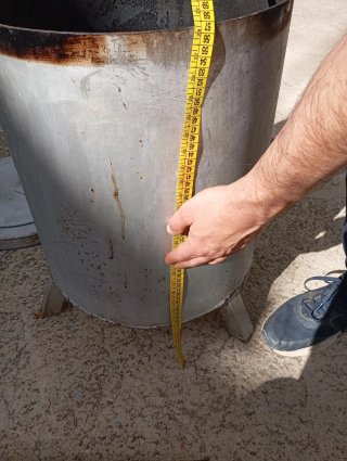 Estufa de leña metálica