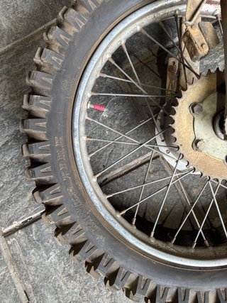 Llantas de moto con neumaticos
