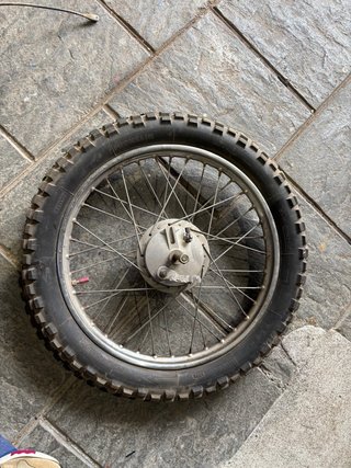 Llantas de moto con neumaticos