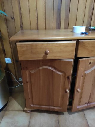 Aparador de madera de pino
