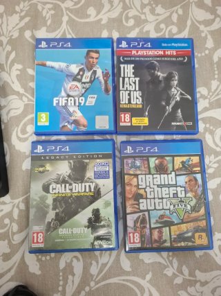 PS4 Slim 500GB + 4 Giochi + Controller