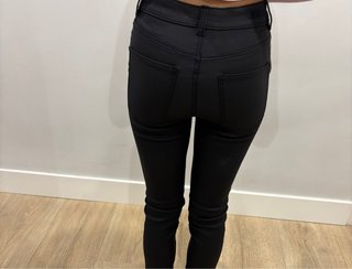 JEANS SKINNY ENCERADOS