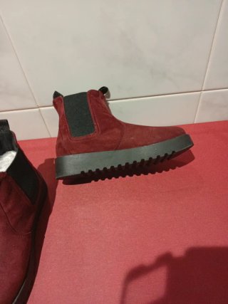 Botas Mustang cortas rojas y negras