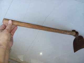 azada (o azadón),modelo 279-A,marca Bellota.