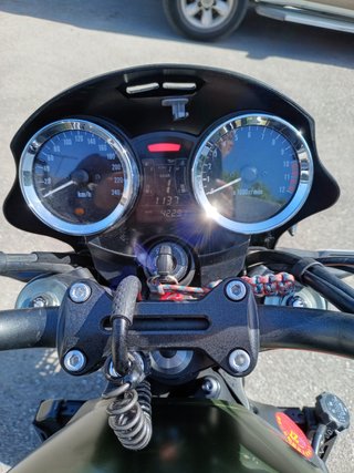 Kawasaki Z900RS Verde